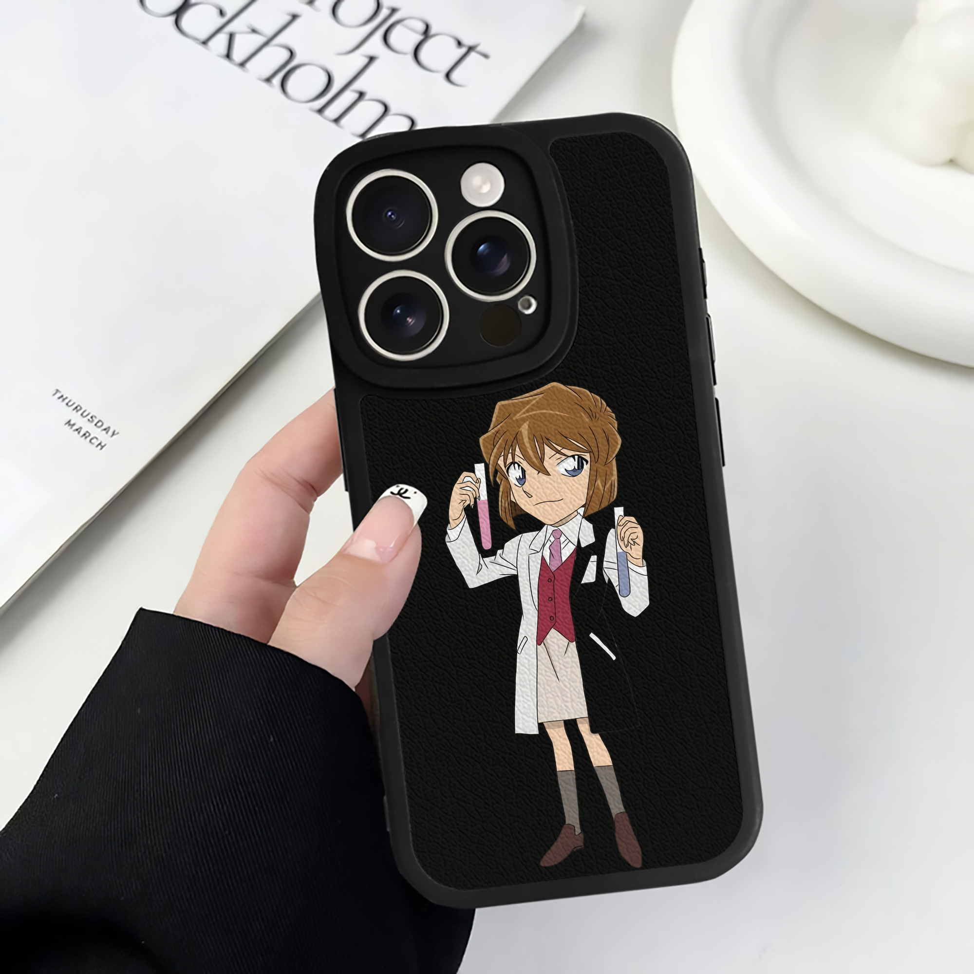 （画像用） 名探偵コナン 灰原 哀 はいばら あい Detective Conan Anita Hailey、Vi Graythorn Haibara Ai 【iPhone 16シリーズ対応】シリコンスマホケース（レザー調） 材質：シリコン